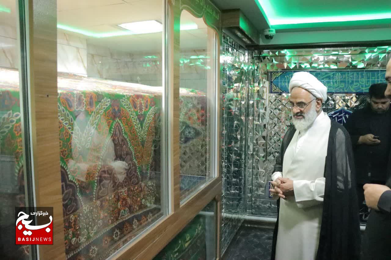 بازدید نماینده ولی‌فقیه در سپاه از تربت خانه امام حسین (ع) در کرمان