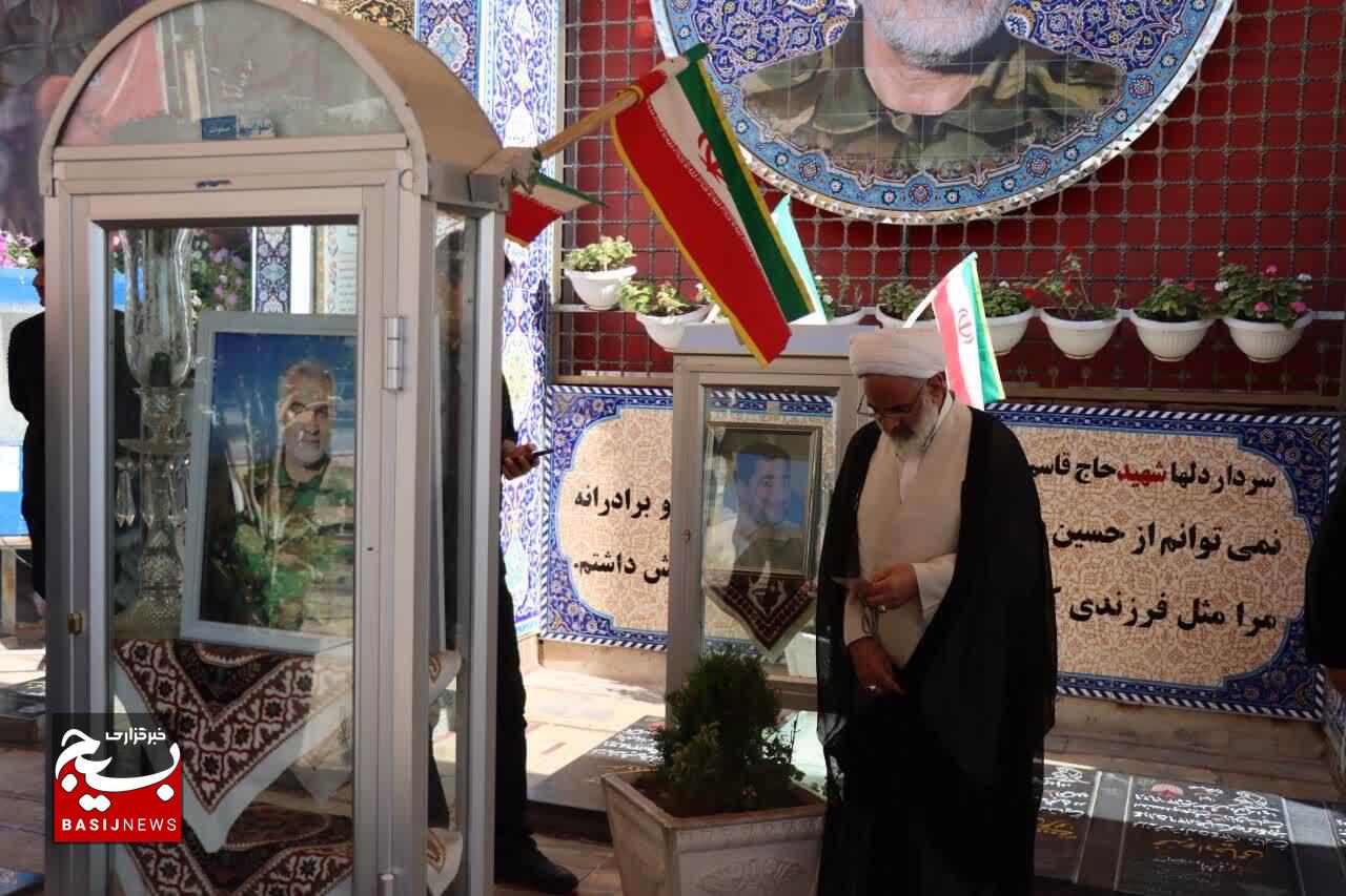 پیمان دوباره با علمدار جبهه مقاومت؛ حضور نماینده ولی‌فقیه در سپاه بر سر مزار حاج قاسم و شهدای گلزار پایتخت مقاومت جهان اسلام
