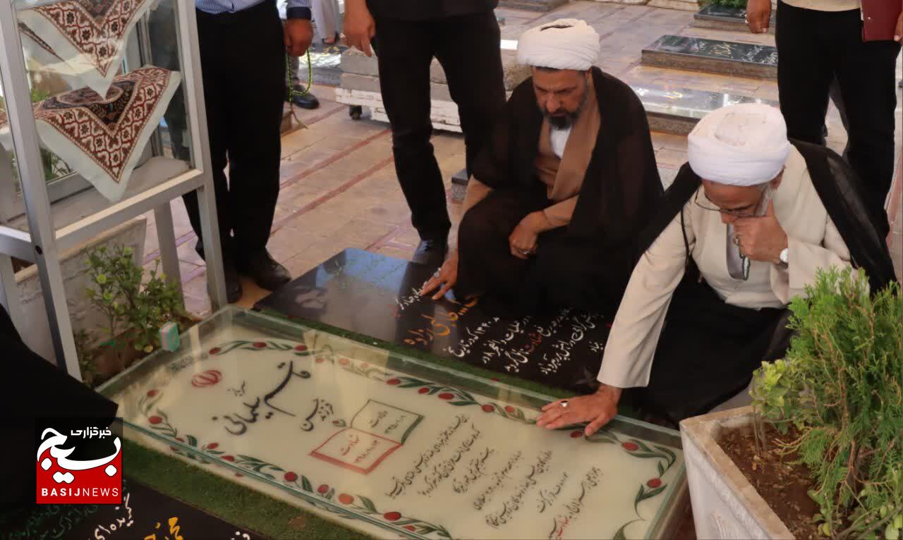 پیمان دوباره با علمدار جبهه مقاومت؛ حضور نماینده ولی‌فقیه در سپاه بر سر مزار حاج قاسم و شهدای گلزار پایتخت مقاومت جهان اسلام