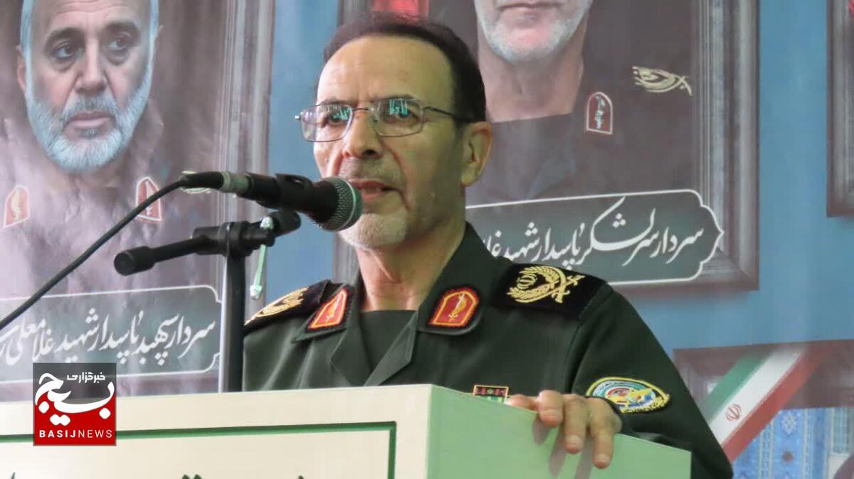 دشمنان انقلاب اسلامی با ماهیت نظام مقدس جمهوری اسلامی مشکل دارند / خون شهداء انقلاب اسلامی را بیمه کرده است