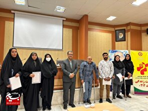 تجلیل از کارکنان و فعالان مراکز بهزیستی در چناران