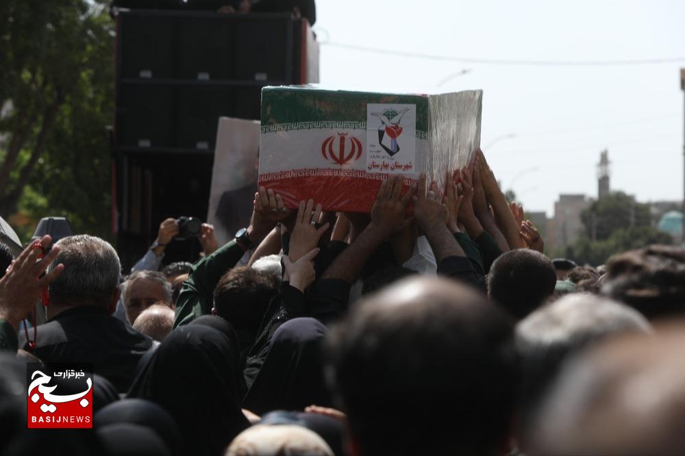 مراسم تشییع شهید اقتدار بسیج «اسماعیل پاشایی» از شهدای جنگ تحمیلی ۱۲ روزه