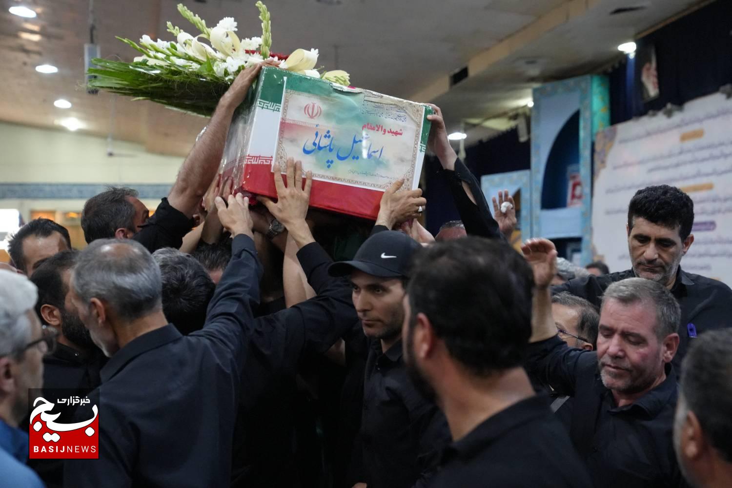 مراسم تشییع شهید اقتدار بسیج «اسماعیل پاشایی» از شهدای جنگ تحمیلی ۱۲ روزه