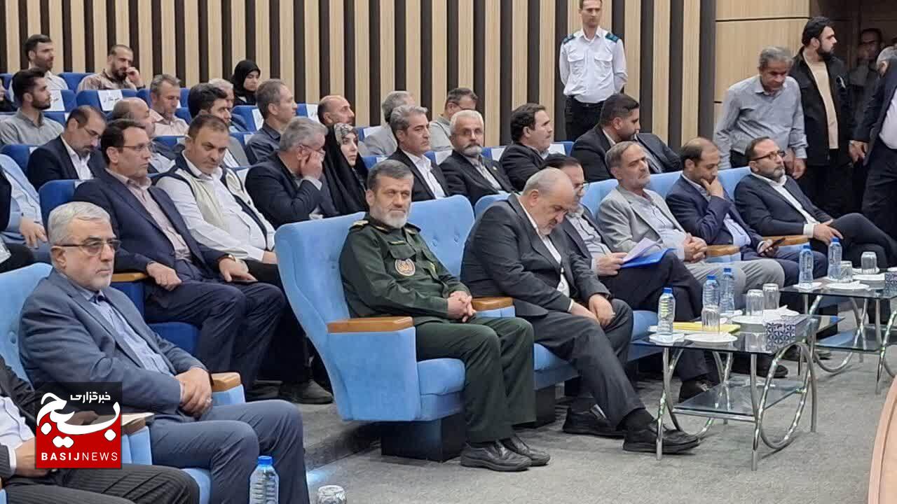 ایجاد بازار برق سبز و توسعه انرژیهای تجدیدپذیر از سیاستهای محوری وزارت نیرو است/قانون برخورد با مشترکین پرمصرف قاطعانه اجرا میشود ایجاد بازار برق سبز و توسعه انرژیهای تجدیدپذیر از سیاستهای محوری وزارت نیرو است/قانون برخورد با مشترکین پرمصرف قاطعانه اجرا میشود