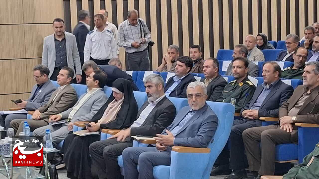 ایجاد بازار برق سبز و توسعه انرژیهای تجدیدپذیر از سیاستهای محوری وزارت نیرو است/قانون برخورد با مشترکین پرمصرف قاطعانه اجرا میشود ایجاد بازار برق سبز و توسعه انرژیهای تجدیدپذیر از سیاستهای محوری وزارت نیرو است/قانون برخورد با مشترکین پرمصرف قاطعانه اجرا میشود