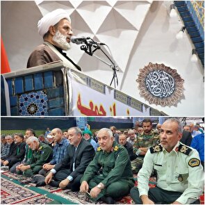 نماز جمعه از دستاوردهای بزرگ انقلاب اسلامی است