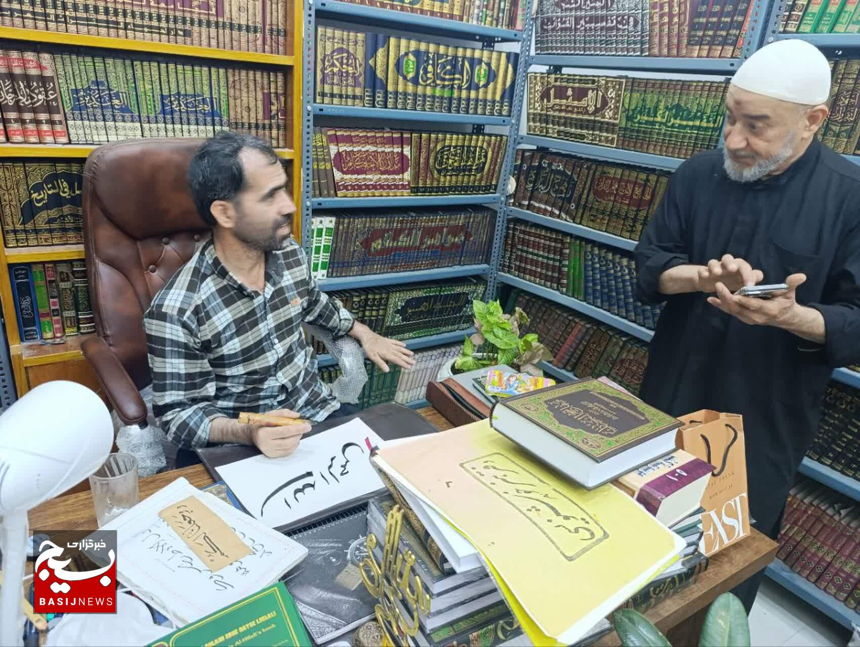 هنر خوشنویسی در مسیر پیادهروی اربعین/ سفری با کلمات به عشق ابا عبدالله الحسین(ع) هنر خوشنویسی در مسیر پیادهروی اربعین/ سفری با کلمات به عشق ابا عبدالله الحسین(ع)