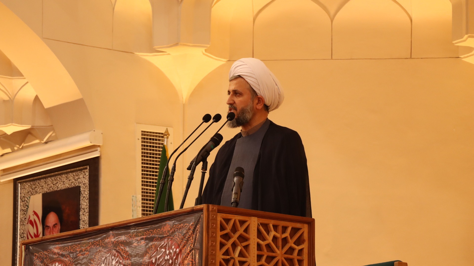 پیامبر اسلام(ص) حکمرانی اسلامی را بعنوان یک الگو به جهانیان معرفی کرد/اگر امام جامعه محور باشد هیچ دشمنی به ما ضربه نخواهد زد