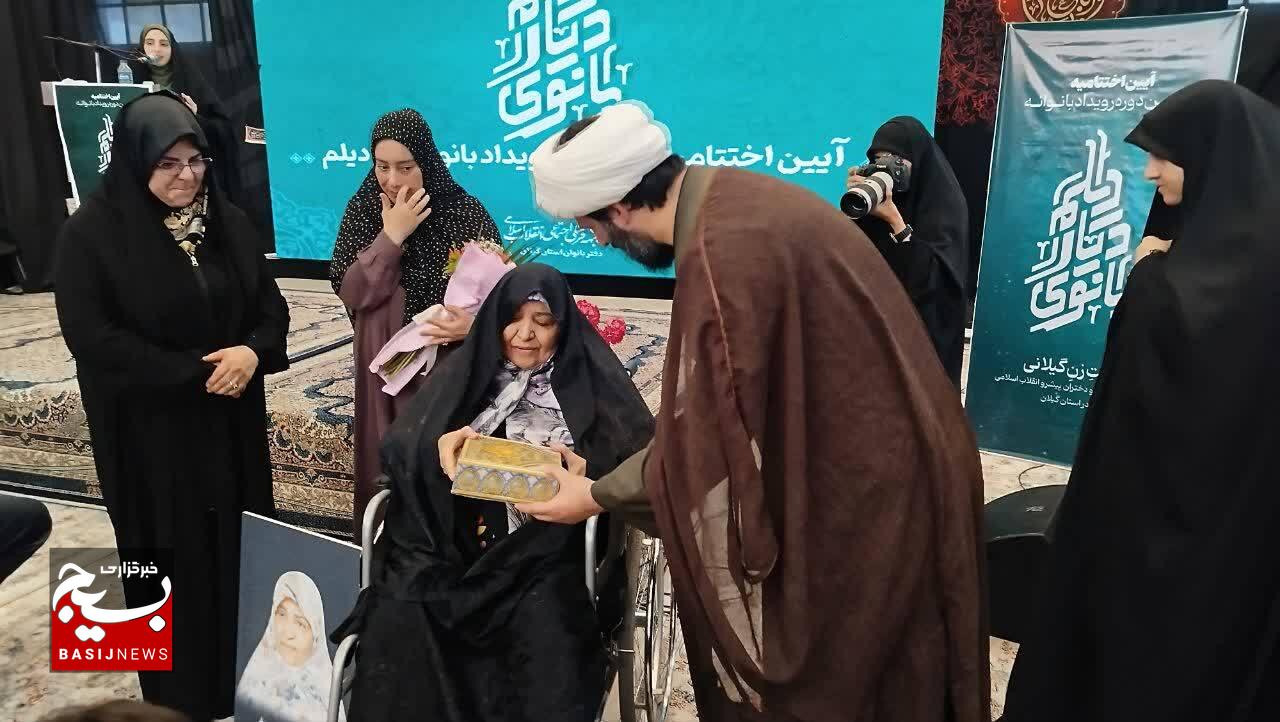 تبیین الگوی زن مسلمان ایرانی در جامعه ضرورت دارد 