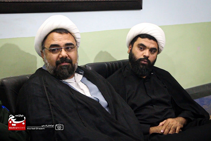 جمعی از کارکنان ناحیه سپاه حضرت جوادالائمه(ع) با امام جمعه دشتستان دیدار کردند