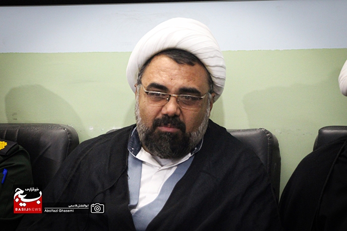جمعی از کارکنان ناحیه سپاه حضرت جوادالائمه(ع) با امام جمعه دشتستان دیدار کردند