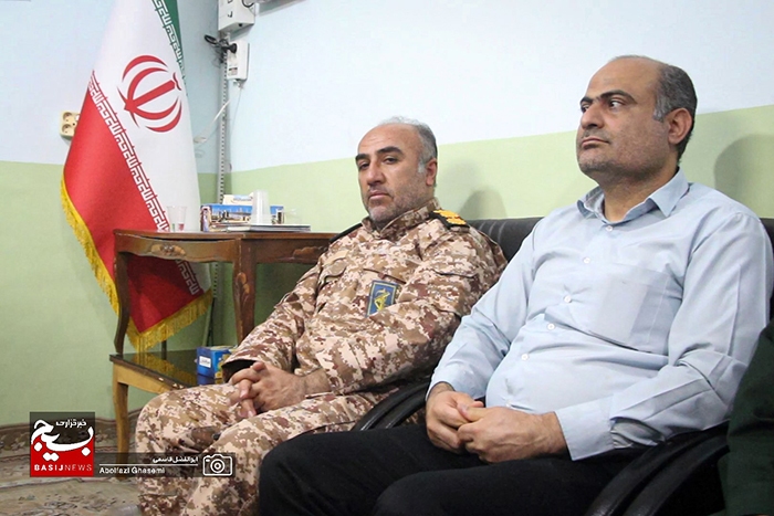 جمعی از کارکنان ناحیه سپاه حضرت جوادالائمه(ع) با امام جمعه دشتستان دیدار کردند