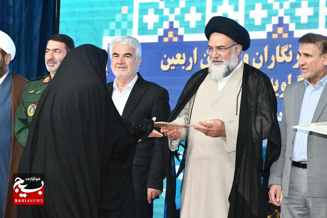 تجلیل سپاه فتح از خبرنگاران کهگیلویه و بویراحمد تجلیل سپاه فتح از خبرنگاران کهگیلویه و بویراحمد