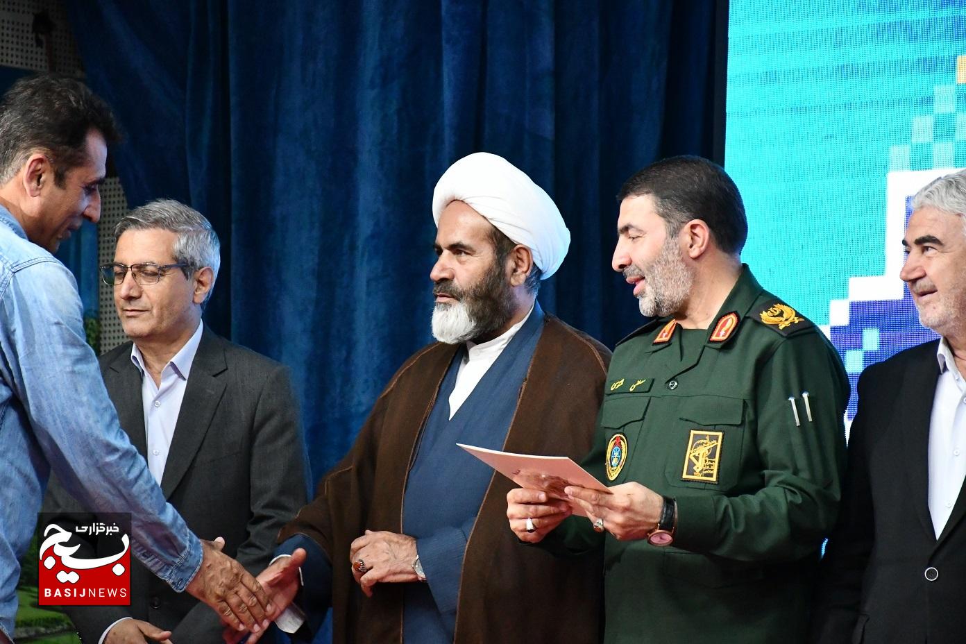 تجلیل سپاه فتح از خبرنگاران کهگیلویه و بویراحمد تجلیل سپاه فتح از خبرنگاران کهگیلویه و بویراحمد