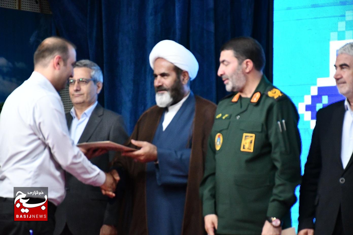 تجلیل سپاه فتح از خبرنگاران کهگیلویه و بویراحمد تجلیل سپاه فتح از خبرنگاران کهگیلویه و بویراحمد