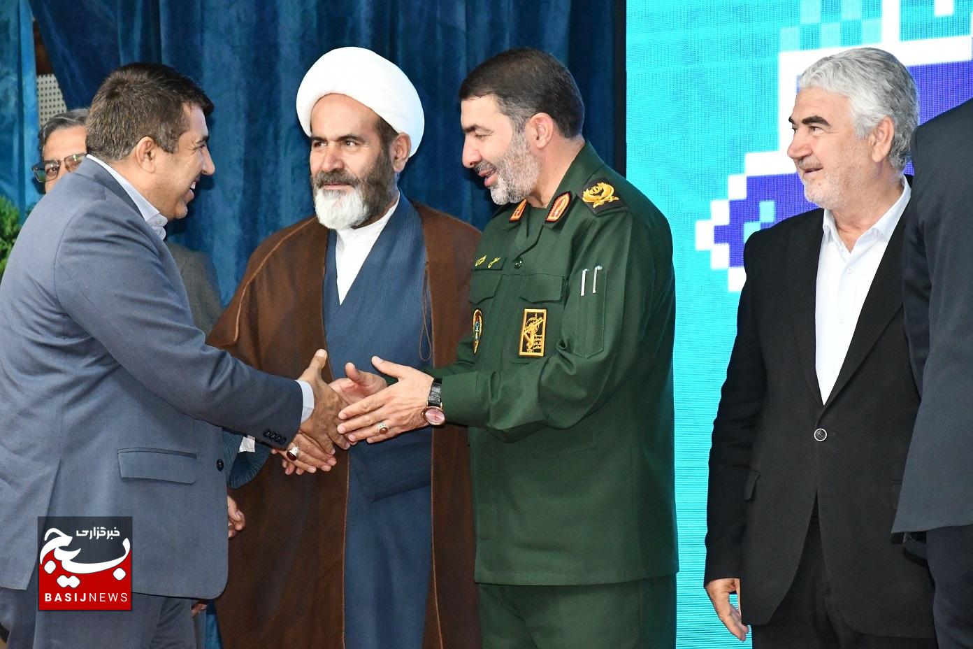 تجلیل سپاه فتح از خبرنگاران کهگیلویه و بویراحمد تجلیل سپاه فتح از خبرنگاران کهگیلویه و بویراحمد