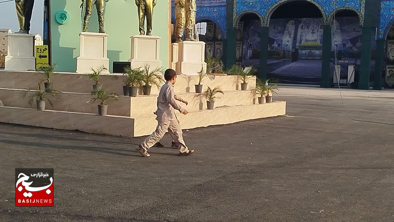 لبریز از عطشِ درکِ حماسهها،مهمانِ شهدا شدهاند لبریز از عطشِ درکِ حماسهها،مهمانِ شهدا شدهاند