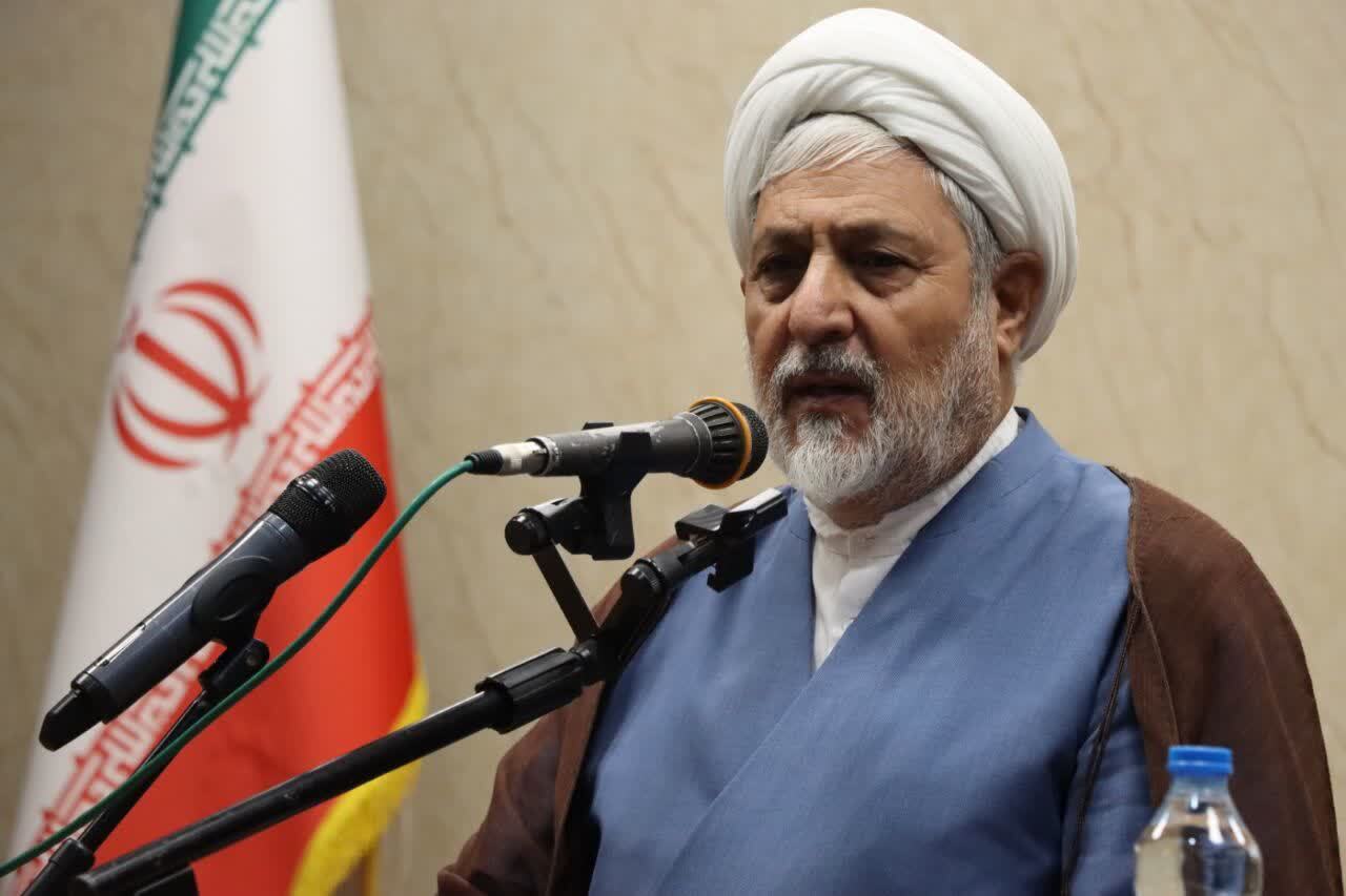 هر کس در این نظام کارشکنی کند، به شبکه نفاق کمک کرده است/باید مواظب بود انسجام ملی به هم نخورد هر کس در این نظام کارشکنی کند، به شبکه نفاق کمک کرده است/باید مواظب بود انسجام ملی به هم نخورد
