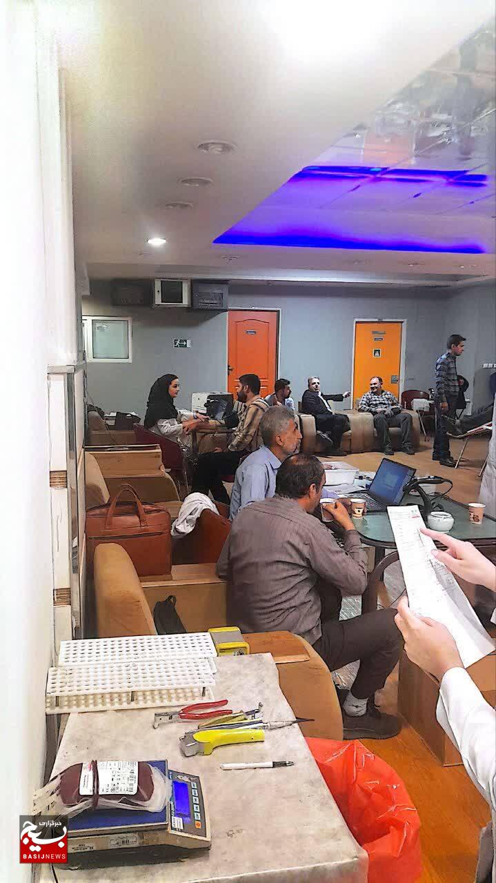 “وحدت در رگ‌ها؛ کارکنان وزارت نفت با اهدای خون، پیوند همدلی را در هفته وحدت تجدید کردند”