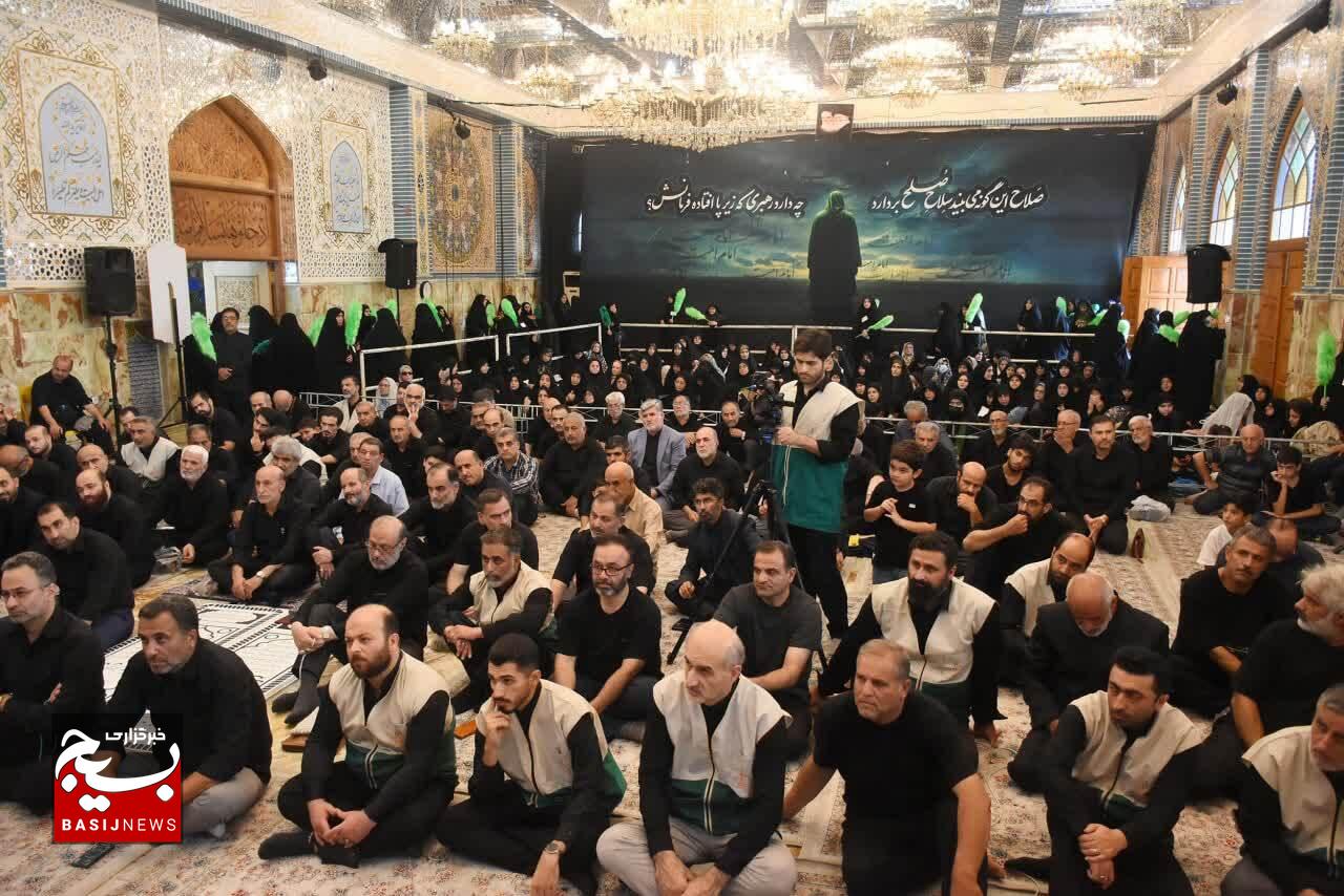 جمهوری اسلامی ایران نمونه‌ای از تجلی شعاع امامت در عصر حاضر است