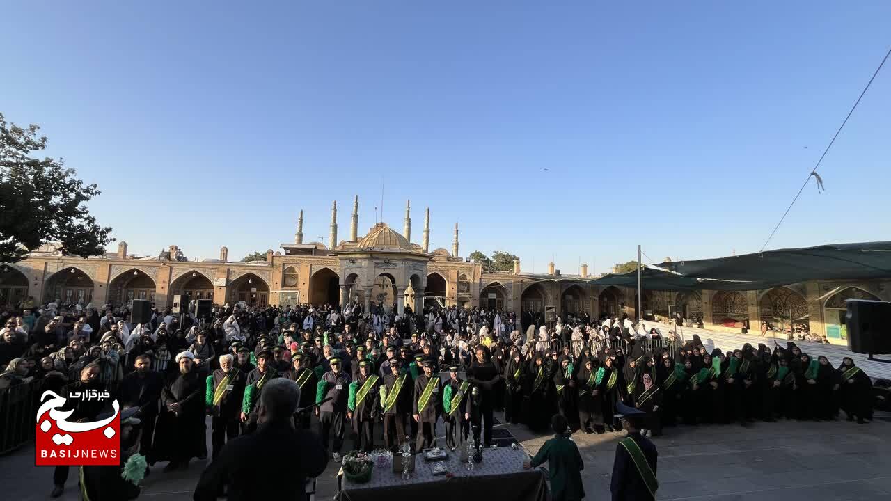 تعویض پرچم سیاه و اهتزاز پرچم سبز حرم امامزاده حسین(ع) قزوین+تصاویر تعویض پرچم سیاه و اهتزاز پرچم سبز حرم امامزاده حسین(ع) قزوین+تصاویر
