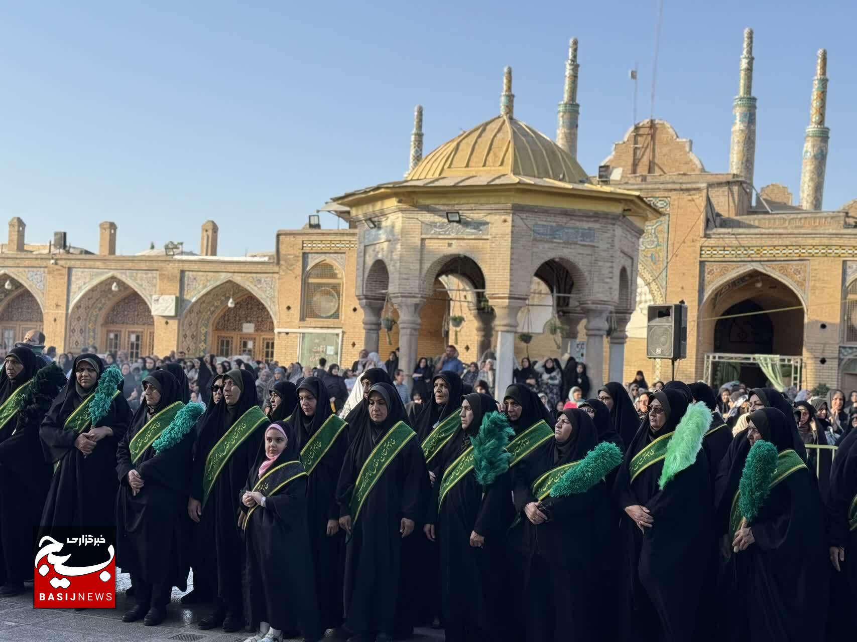 تعویض پرچم سیاه و اهتزاز پرچم سبز حرم امامزاده حسین(ع) قزوین+تصاویر تعویض پرچم سیاه و اهتزاز پرچم سبز حرم امامزاده حسین(ع) قزوین+تصاویر