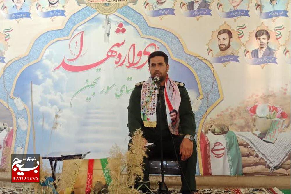 عبودیت و اخلاص رمز پیروزی ملت ایران در برابر دشمنان است