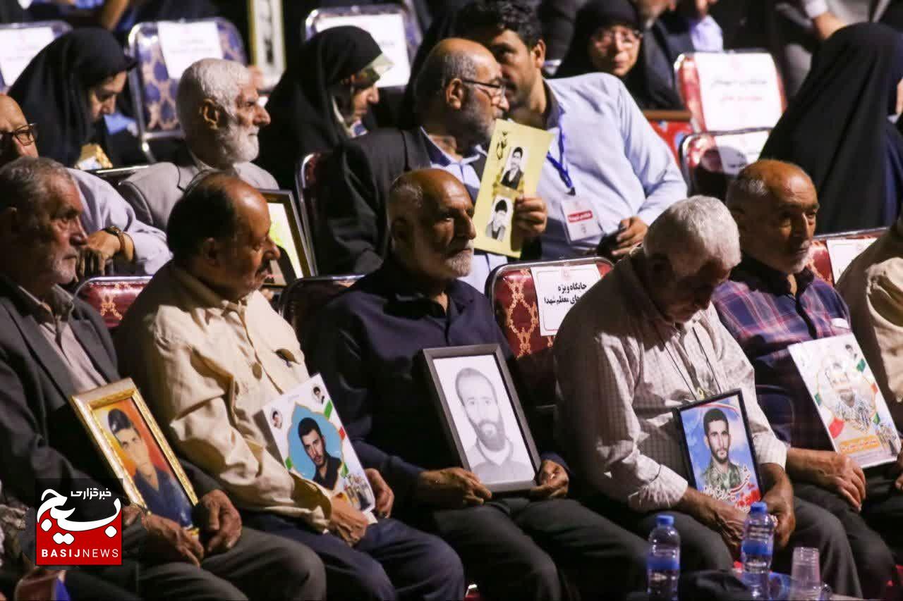 حماسه گیلان؛ برگ زرینی در کتاب ایثار ایران با برگزاری دومین کنگره ۸۰۰۰ شهید والامقام استان حماسه گیلان؛ برگ زرینی در کتاب ایثار ایران با برگزاری دومین کنگره ۸۰۰۰ شهید والامقام استان