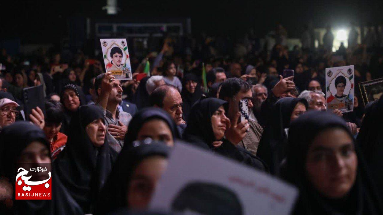 حماسه گیلان؛ برگ زرینی در کتاب ایثار ایران با برگزاری دومین کنگره ۸۰۰۰ شهید والامقام استان حماسه گیلان؛ برگ زرینی در کتاب ایثار ایران با برگزاری دومین کنگره ۸۰۰۰ شهید والامقام استان