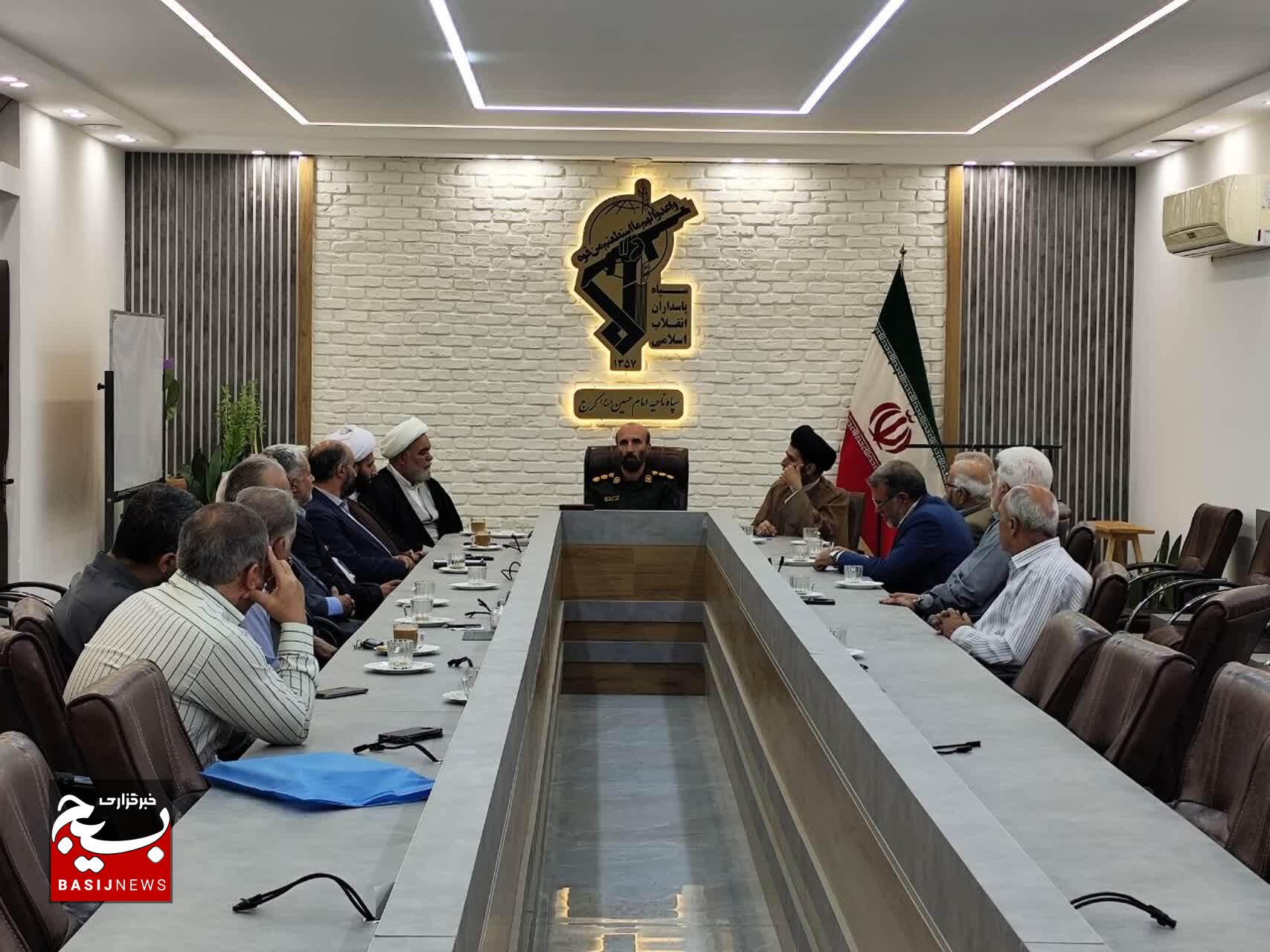 بسیج هویت خود را از حضور آحاد جامعه میگیرد بسیج هویت خود را از حضور آحاد جامعه میگیرد