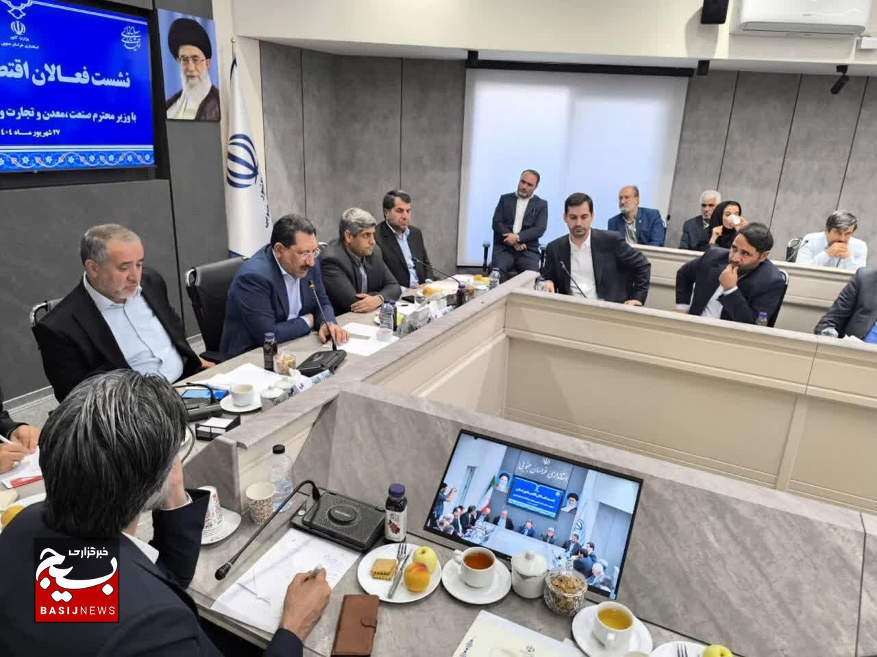 حقوق دولتی معادن باید در مسیر توسعه خراسان جنوبی هزینه شود حقوق دولتی معادن باید در مسیر توسعه خراسان جنوبی هزینه شود