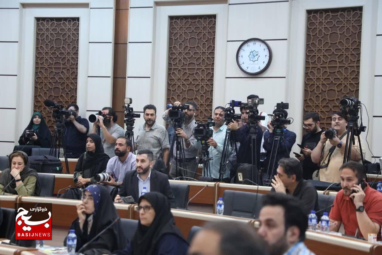 نشست خبری سردار «معروفی» رئیس ستاد گرامیداشت چهل و پنجمین سالروز هفته دفاع مقدس