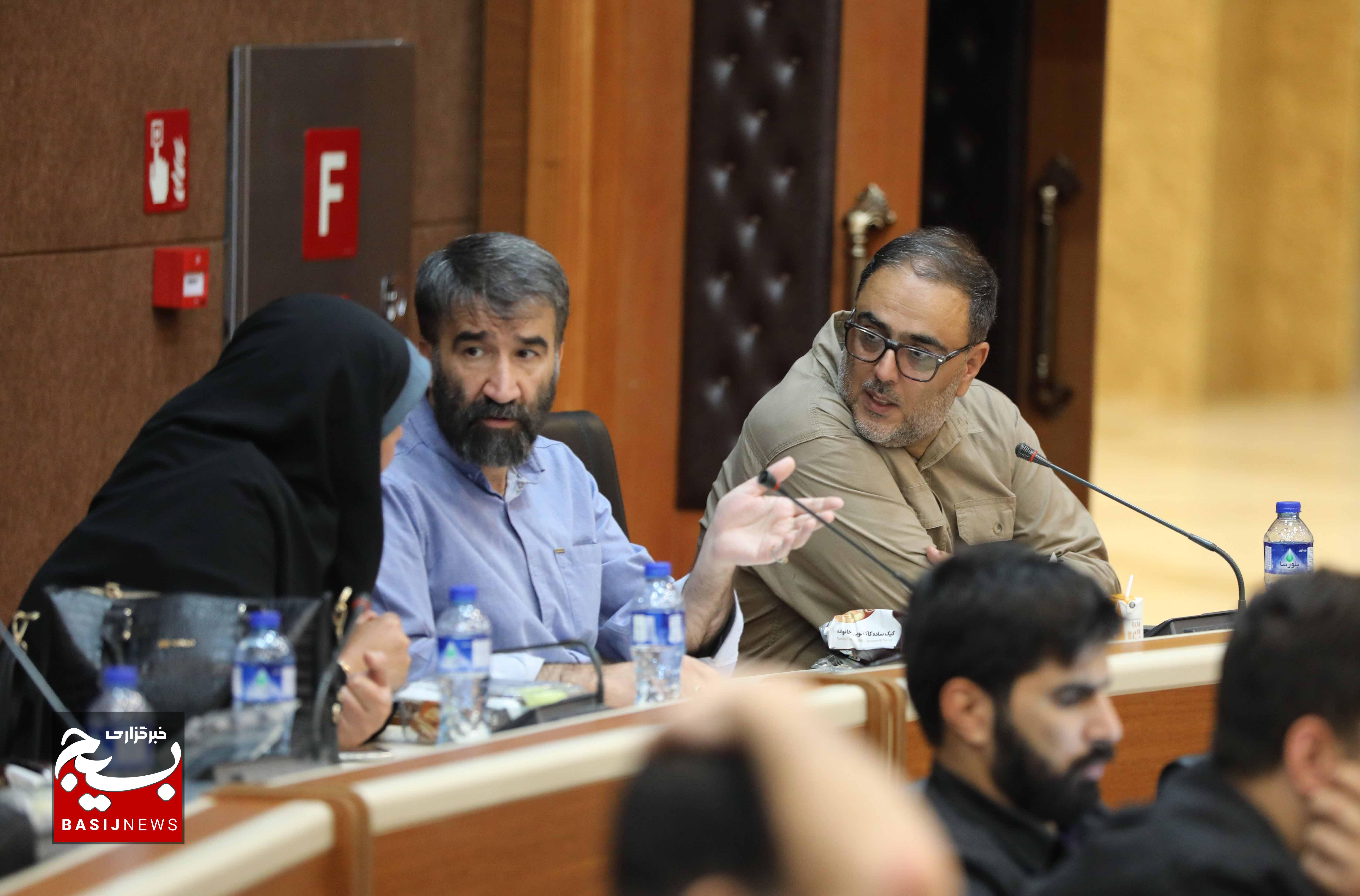 نشست خبری رئیس ستاد گرامیداشت چهل و پنجمین هفته دفاع مقدس برگزار شد نشست خبری رئیس ستاد گرامیداشت چهل و پنجمین هفته دفاع مقدس برگزار شد