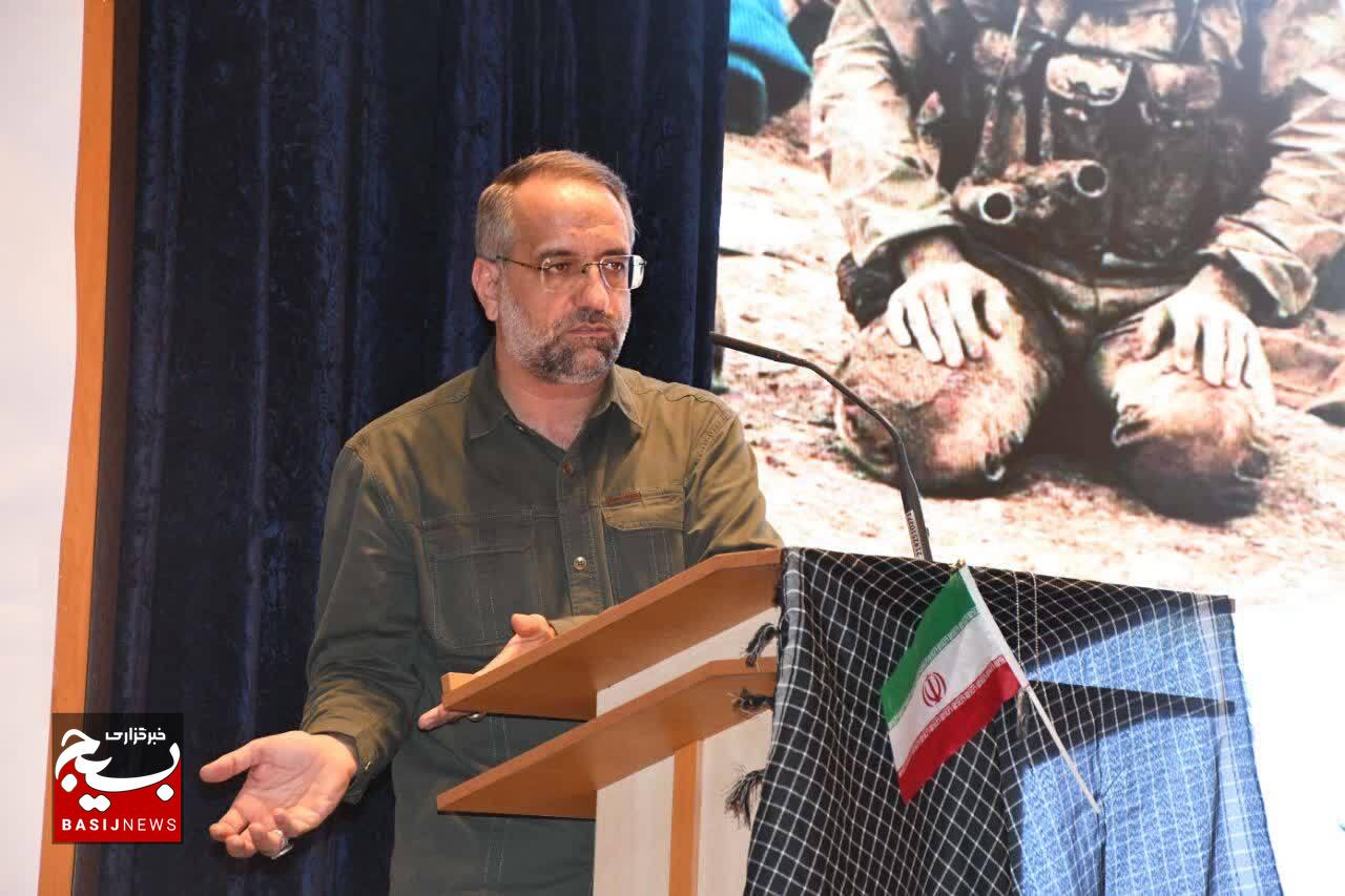 “حضور فرماندهان ارشد و روایتگری دوران دفاع مقدس در مراسم هفته دفاع مقدس مدیریت اکتشاف؛ تاکید بر نقش‌آفرینی بسیج در صنعت نفت”