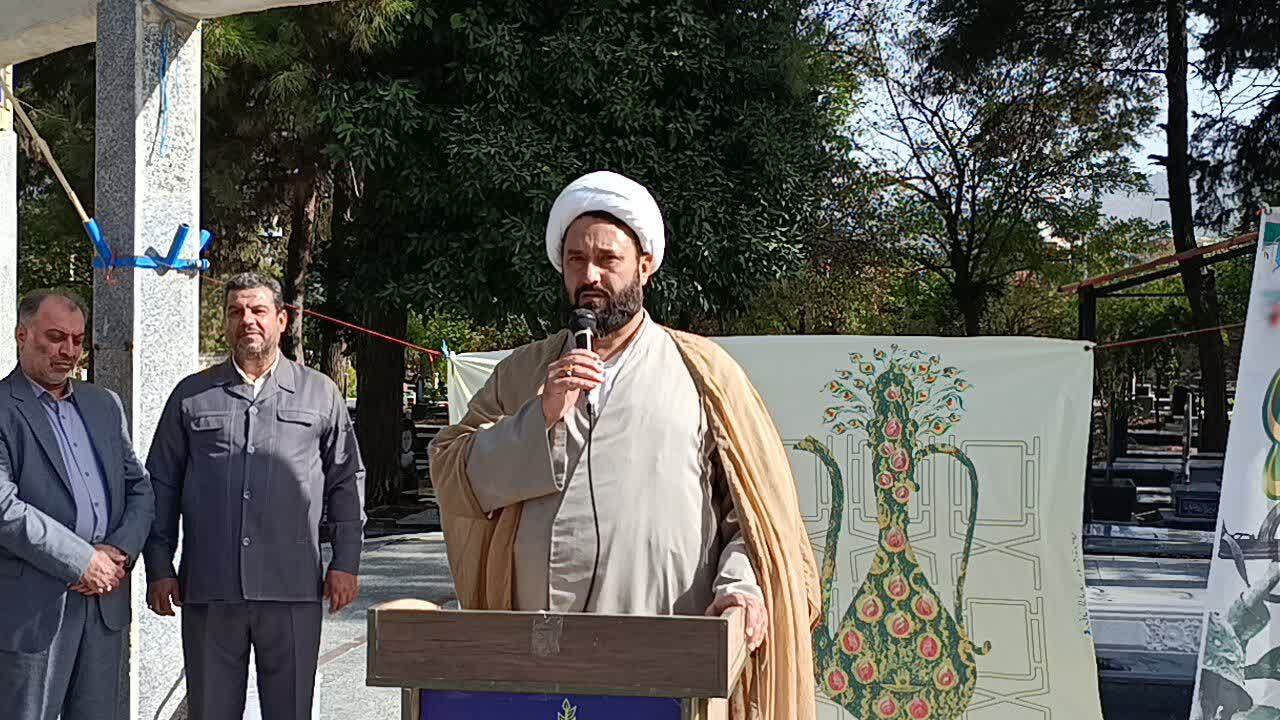 گلزار شهدا دانشگاه انسانسازی است/شهداء ستارگان فروزانی هستند که مسیر تاریخ را روشن کردهاند گلزار شهدا دانشگاه انسانسازی است/شهداء ستارگان فروزانی هستند که مسیر تاریخ را روشن کردهاند