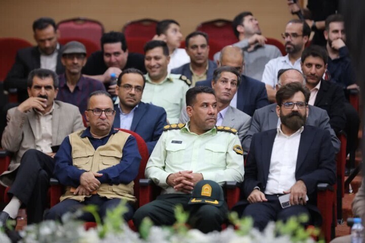 ۳.۵ ساعت گفت‌وگوی بی‌پرده با طعم نقادی، دغدغه‌مندی و نمره بیست خبرنگاران ایلامی