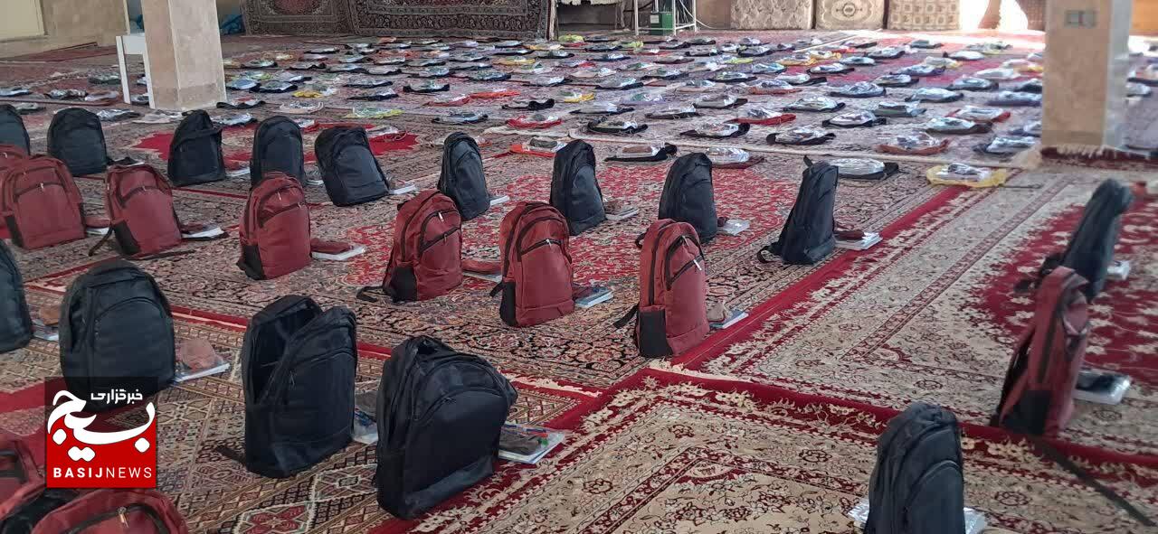 ۱۵۰۰ بسته معیشتی و آموزشی؛ هجمه‌ی جهادی بسیج ادارات و کارمندان لرستان در دفاع مقدس و آغاز سال تحصیلی