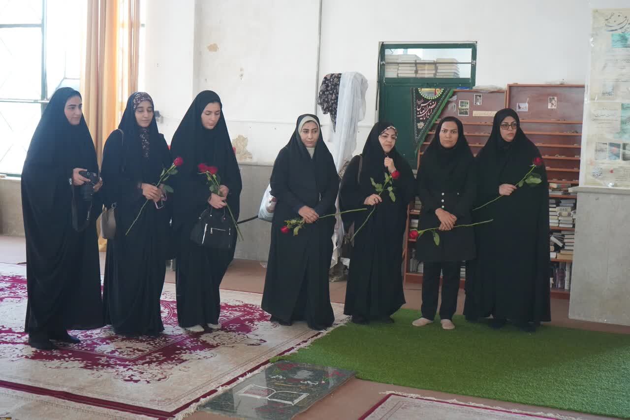 تجلیل از اساتید رزمنده و بسیجی دانشگاه فرهنگیان استان