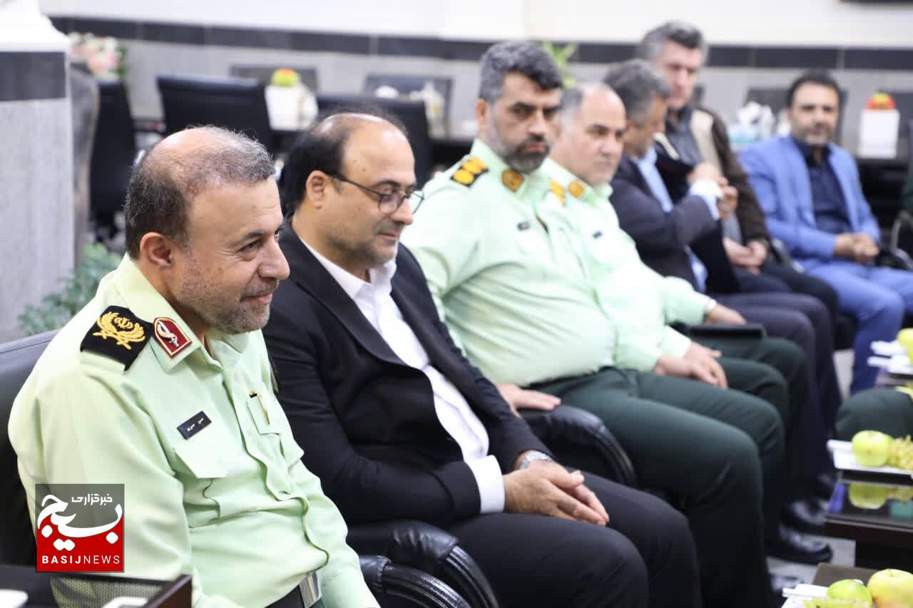 امنیت جامعه، ثمره تلاشهای شبانهروزی نیروهای انتظامی است امنیت جامعه، ثمره تلاشهای شبانهروزی نیروهای انتظامی است