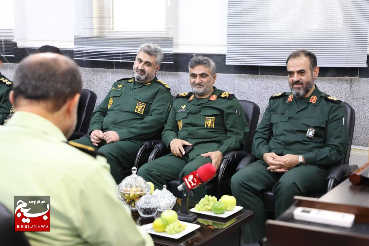 امنیت جامعه، ثمره تلاشهای شبانهروزی نیروهای انتظامی است امنیت جامعه، ثمره تلاشهای شبانهروزی نیروهای انتظامی است