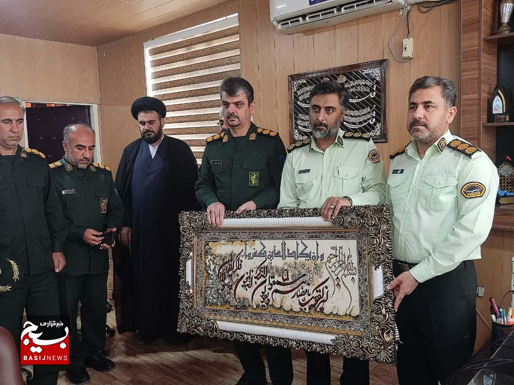دیدار فرمانده و پرسنل سپاه ناحیه دشتستان با مجموعه فرماندهی نیروی انتظامی شهرستان دیدار فرمانده و پرسنل سپاه ناحیه دشتستان با مجموعه فرماندهی نیروی انتظامی شهرستان