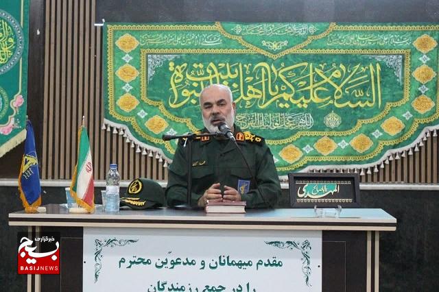 نشست جامعه اطلاعاتی لشکر ۲۷ محمد رسولالله (ص) با حضور فرمانده نیروی زمینی سپاه برگزار شد نشست جامعه اطلاعاتی لشکر ۲۷ محمد رسولالله (ص) با حضور فرمانده نیروی زمینی سپاه برگزار شد