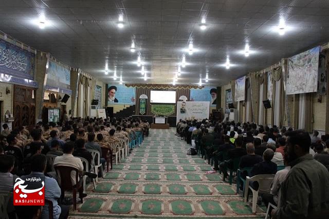 نشست جامعه اطلاعاتی لشکر ۲۷ محمد رسولالله (ص) با حضور فرمانده نیروی زمینی سپاه برگزار شد نشست جامعه اطلاعاتی لشکر ۲۷ محمد رسولالله (ص) با حضور فرمانده نیروی زمینی سپاه برگزار شد