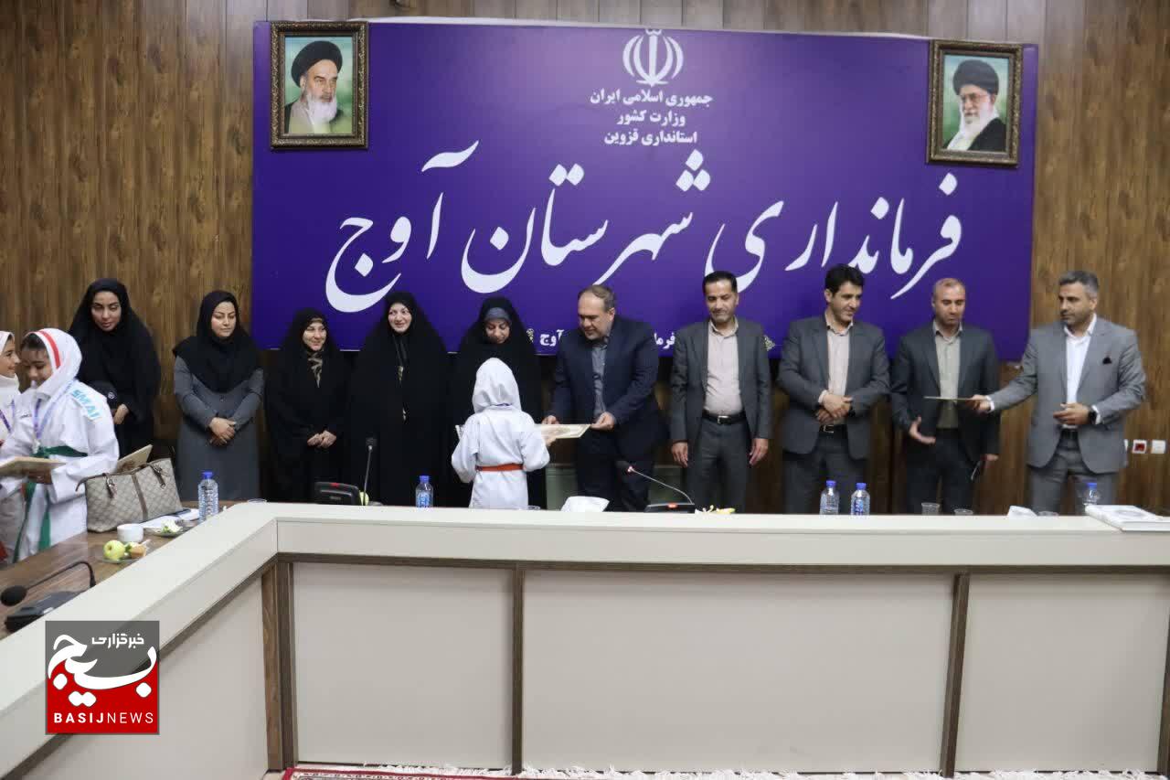 بانوان، ستون‌های توسعه کشور هستند