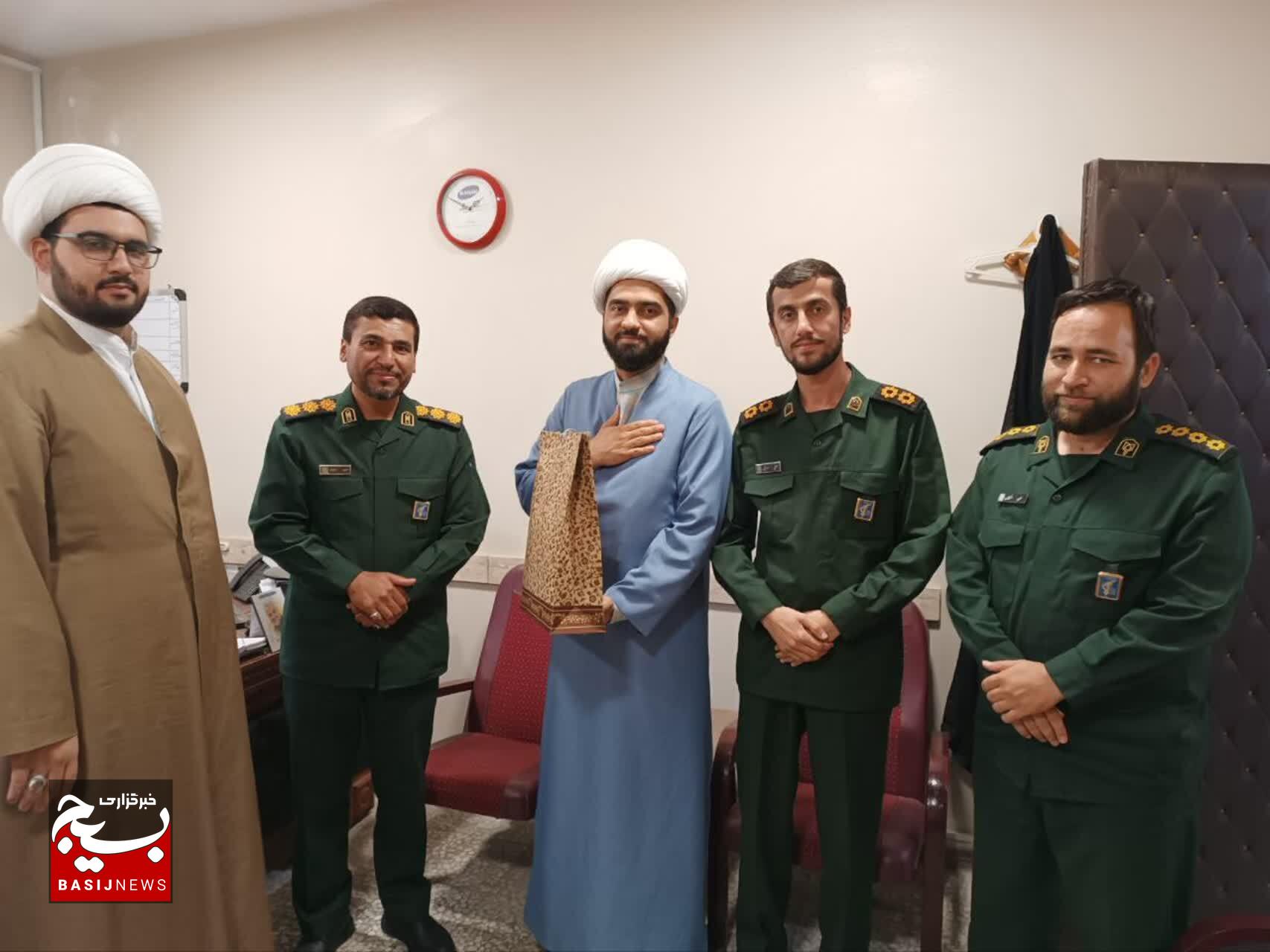  از چهره‌های قرآنی سپاه ناحیه امام صادق (ع) شهرستان آبیک تجلیل شد