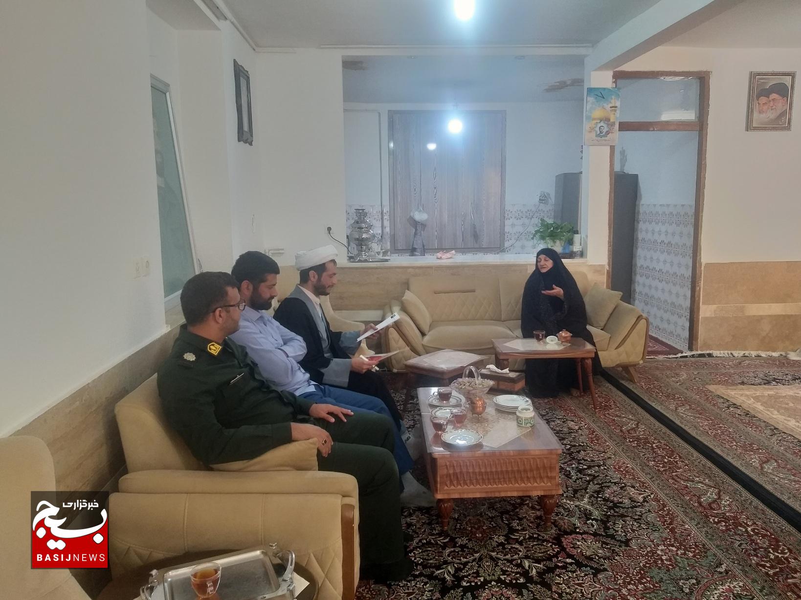 مادر شهید یوسفیان: مادر شهید یوسفیان: