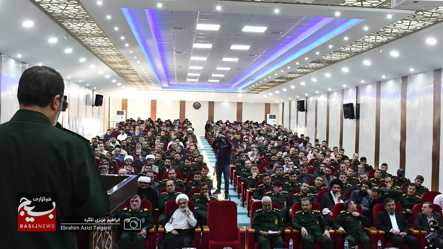 آیین معارفه جانشین و معاون هماهنگکننده سپاه فتح استان آیین معارفه جانشین و معاون هماهنگکننده سپاه فتح استان