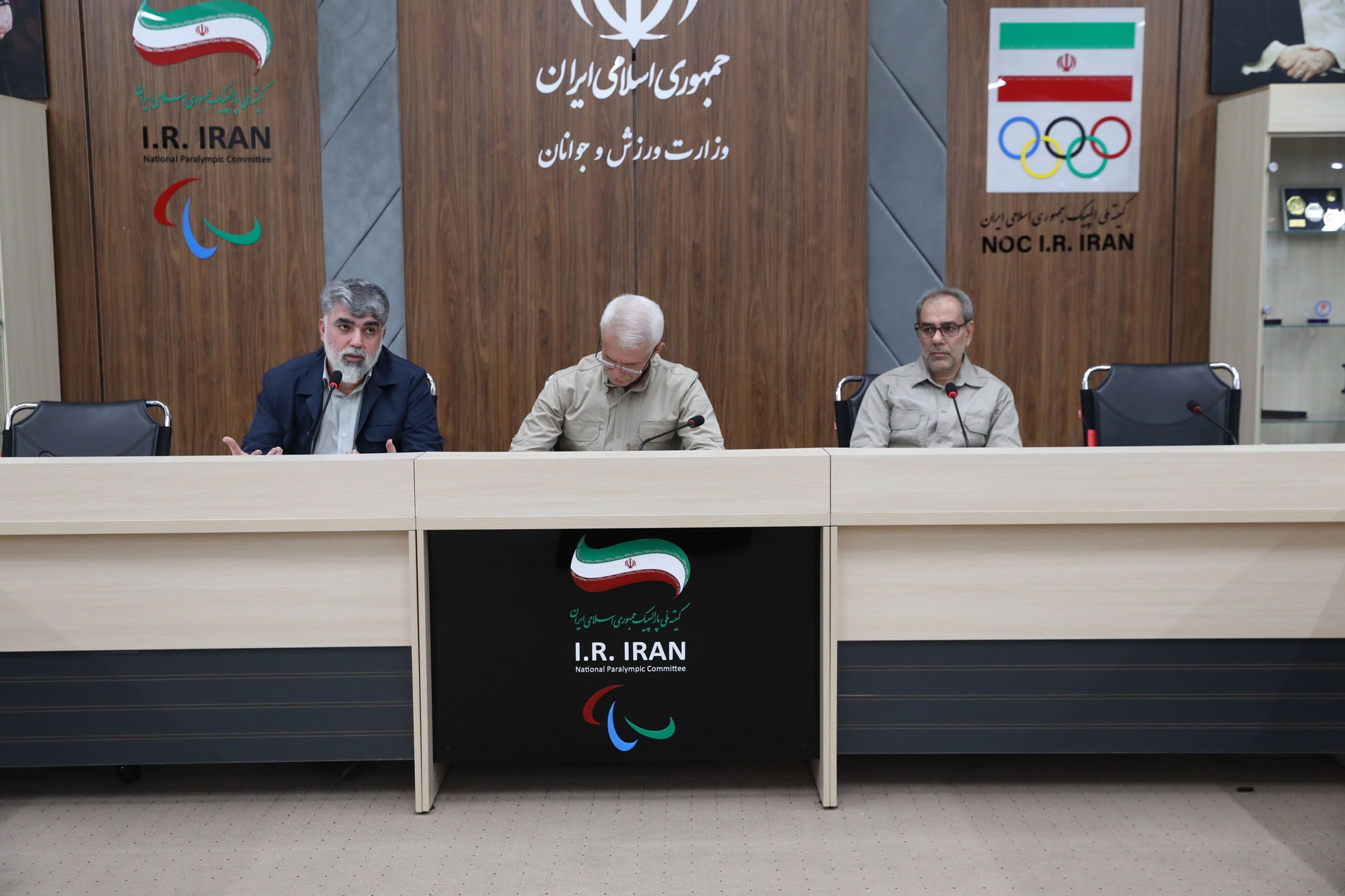 نشست اعضای شورای بسیج و فرماندهان پایگاه های مقاومت وزارت ورزش و مسئولان بسیج ورزشکاران فدراسیون ها
