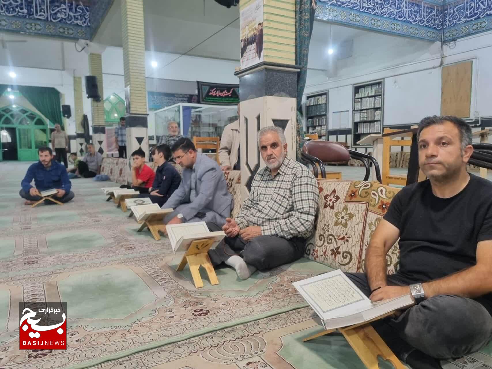 جلسه انس با قرآن کریم با شور و اشتیاق جوانان و نوجوانان در حلقه قرآنی شهر الوند 