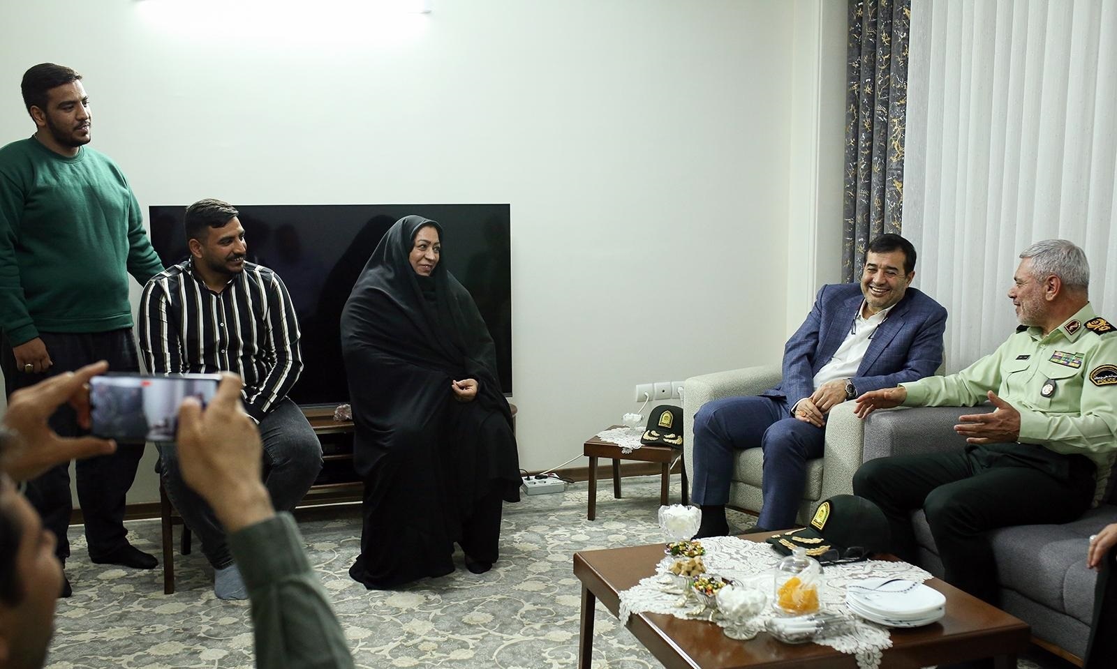 دیدار مسئولان ورزش و فراجا با خانواده شهید ورزشکار نیروی انتظامی + تصاویر